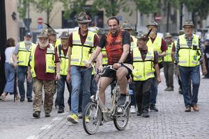 01 sindaco-in-bici